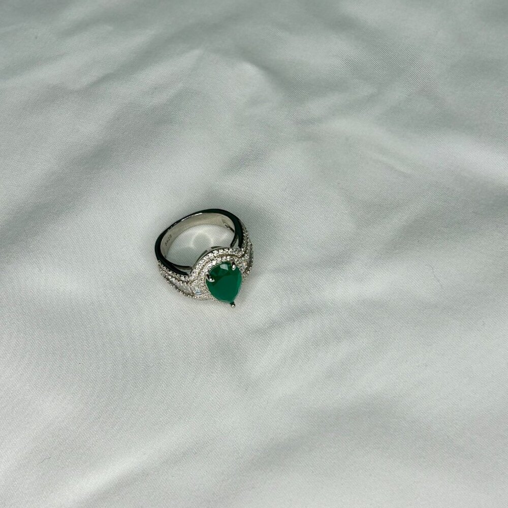 Halo Pear Cut Emerald Green Engagement Ring, size 6 3/4 - Picture 4 of 8